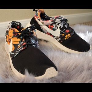 Nike Roshe One Floral Print Athletic Shoes